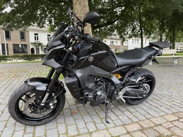 2022 Yamaha MT-09, Öhlins/HK Susp., Akra, dealeronderh., en meer! - €9,000 · Bidding (1/1)