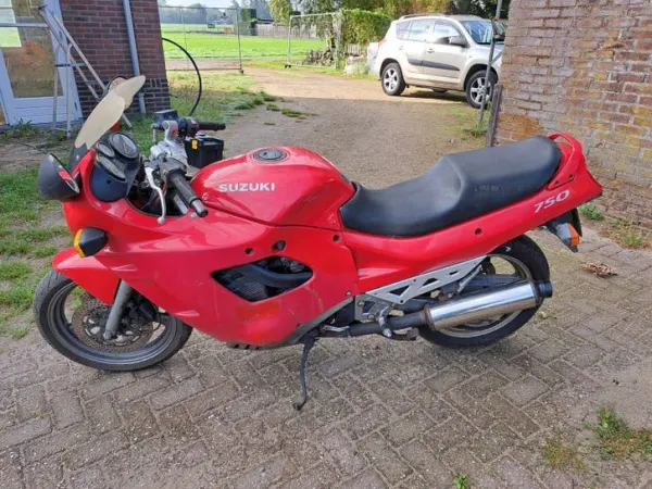 1994 Suzuki GSX 750 - € 500 · Bieden (1/1)