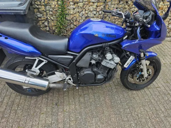 Bouwjaar onbekend Yamaha Fazer 600 Sportieve Toermotor - € 1.250 · Bieden (1/1)