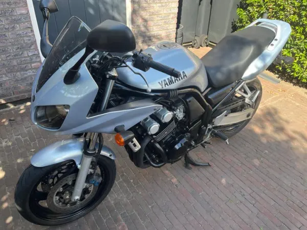 Bouwjaar onbekend Yamaha Fazer 600 Sportieve Toermotor - € 2.500 (1/1)