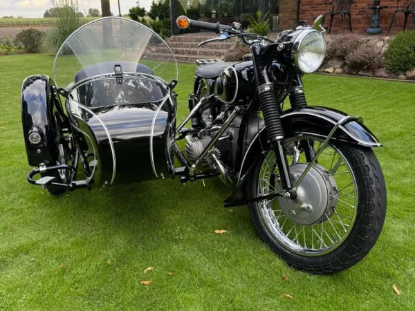 1953 BMW R67/2 Zijspan – Concoursstaat-ex Politie Zutphen - € 26.500 (1/1)