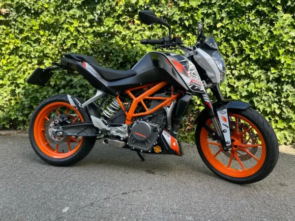 2015 KTM Duke 390-Sportieve Naked Bike - €2,995 (1/1)