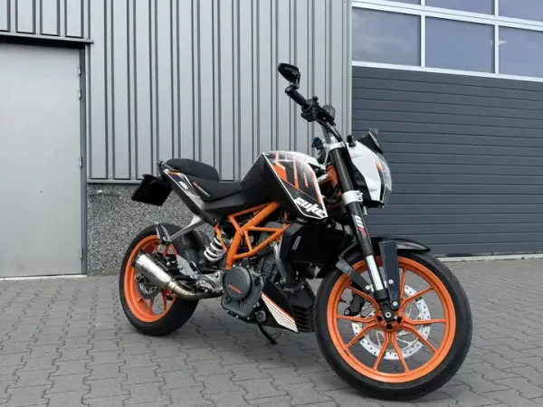 2015 KTM 390 Duke - €3,200 (1/1)