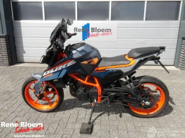 2024 KTM 390 Duke (bj 2024) - €4,850 (1/1)