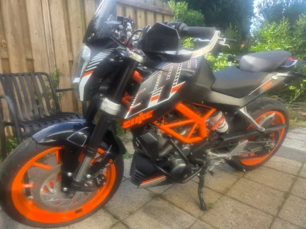 Year unknown KTM 390 Duke - €4,000 · Bidding (1/1)