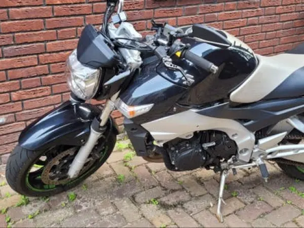 Bouwjaar onbekend Suzuki GSR 600 - € 3.000 (1/1)