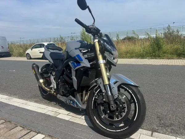 2012 Suzuki GSR 750 - €5,500 · Bidding (1/1)