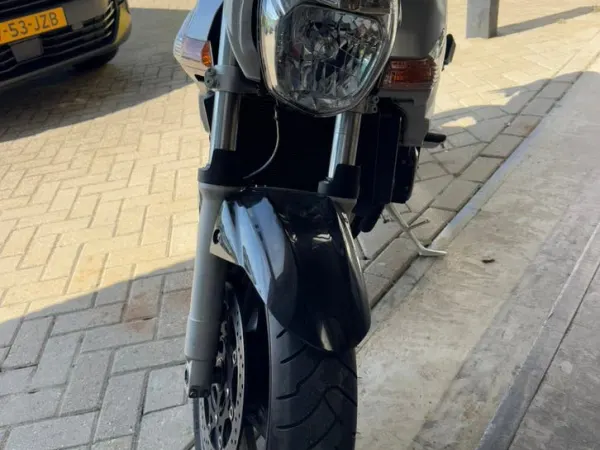Bouwjaar onbekend Suzuki GSR 600 - Bieden (1/1)