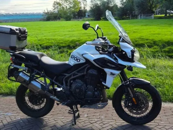Bouwjaar onbekend Triumph Tiger 1200 - € 11.500 · Bieden (1/1)