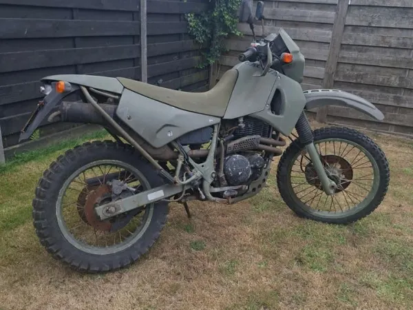 Bouwjaar onbekend Cagiva Leger Motor-Leger Nekaf daf Willys Humvee - € 1.750 · Bieden (1/1)