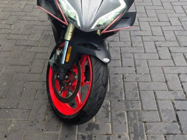 2025 Cfmoto 450srs 2025 - € 4.500 · Bieden (1/1)