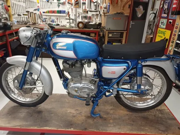 Year unknown Ducati Diane - Bidding (1/1)