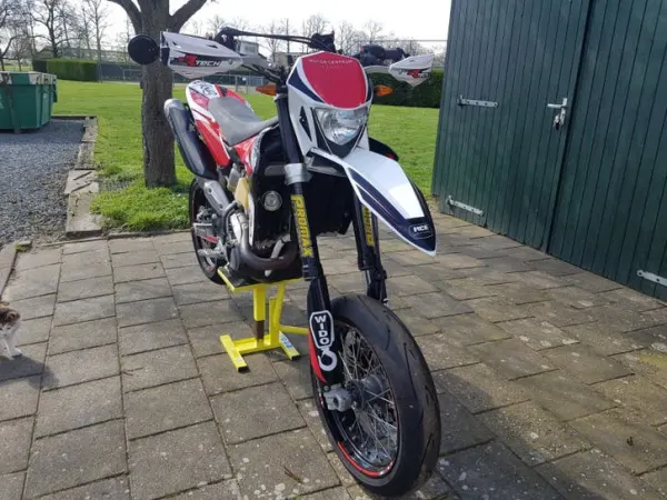 2012 Husqvarna TE 449 - € 3.950 · Bieden (1/1)