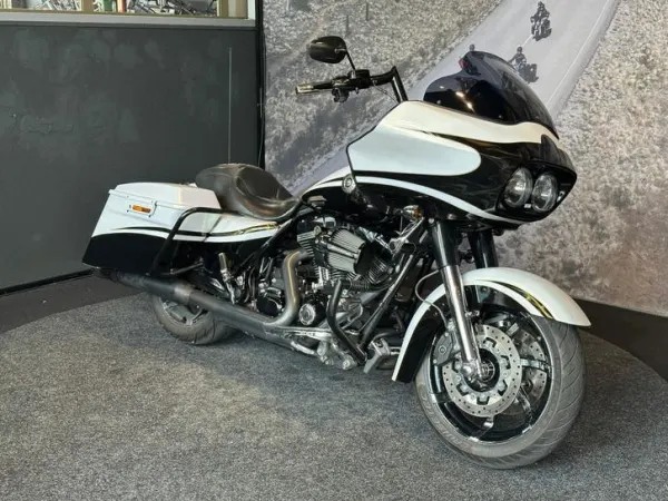 2012 Harley-Davidson CVO Road Glide (bj 2012) - € 19.990 · Bieden (1/1)