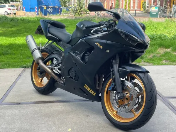 2005 Yamaha YZF R6 - €3,550 · Bidding (1/1)
