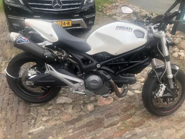 2009 Ducati Monster 696 cc 2009 !!! - € 5.250 · Bieden (1/1)