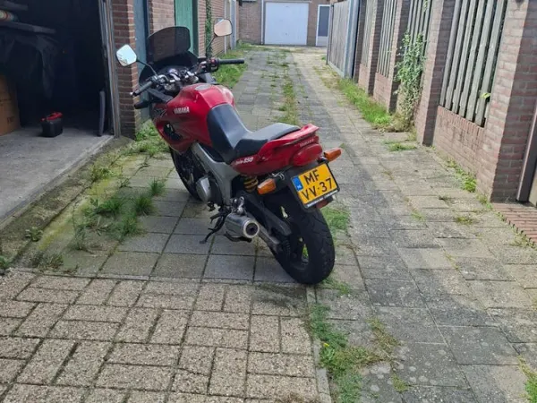 1997 Yamaha TDM 850 - € 500 · Bieden (1/1)