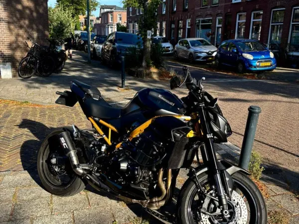2026 Kawasaki Z 900 - € 11.750 · Bieden (1/1)