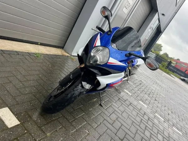 Year unknown Suzuki Gsxr 1000 k7 - €7,950 · Bidding (1/1)