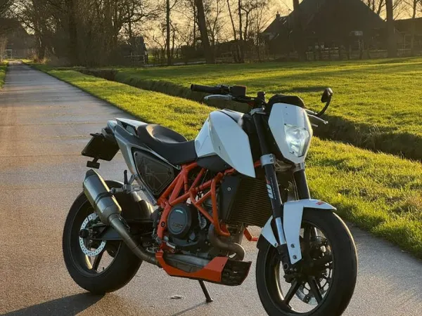 2013 KTM 690 Duke - €3,800 · Bidding (1/1)