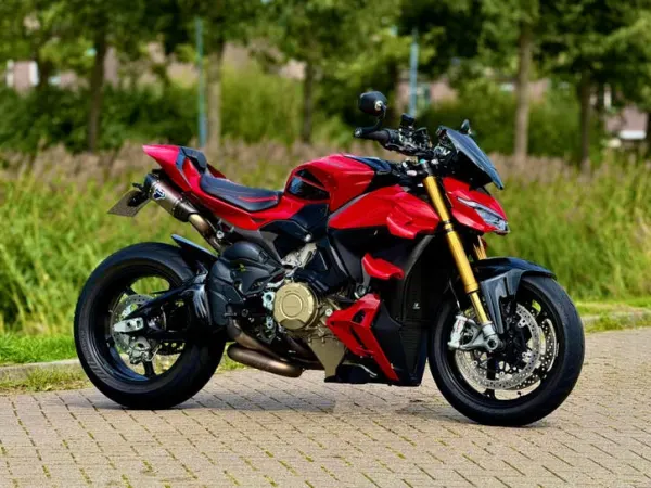 2025 Ducati StreetFighter V4 S-“Nieuwstaat” Slechts 7776 km - €34,950 (1/1)