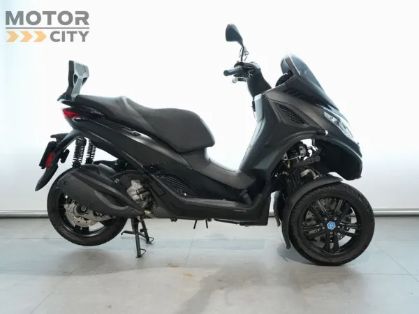 2023 Piaggio MP3 300 HPE Sport - € 5.890 (1/1)