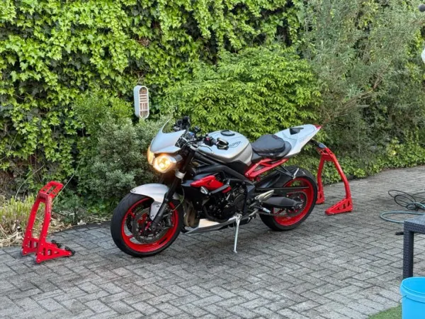 2015 Triumph Street Triple 675 - €6,250 (1/1)