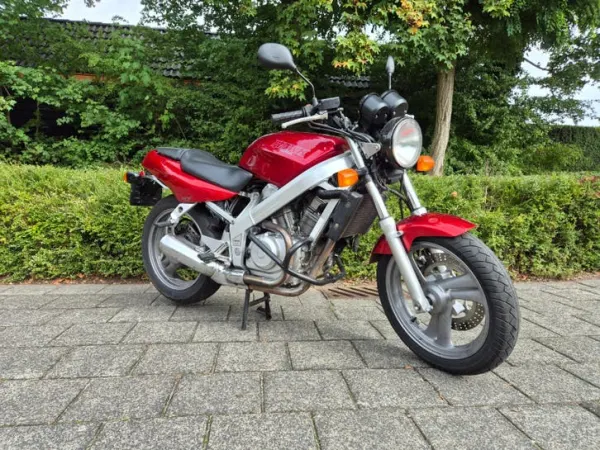 1991 Honda NT650 GT / Hawk GT met Crashbar - € 1.250 · Bieden (1/1)