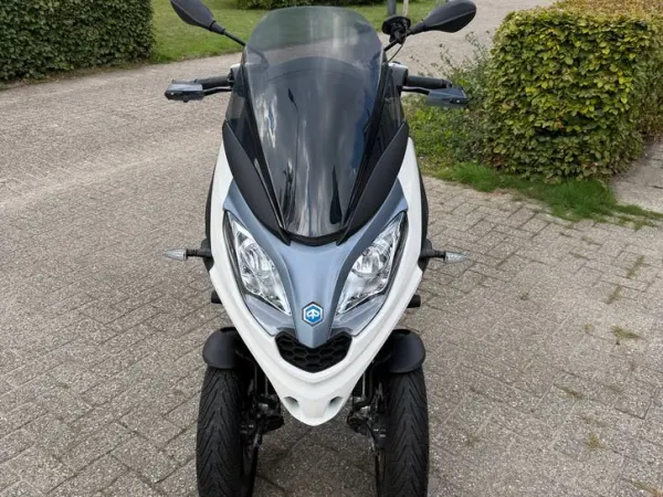 2022 Piaggio MP3 300 - € 4.999 (1/1)