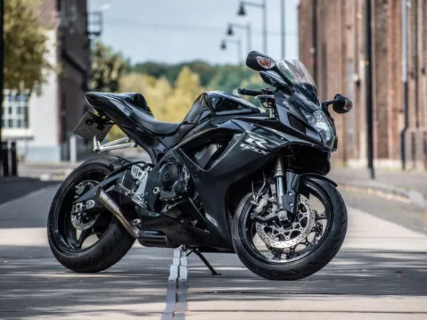 2006 Suzuki GSX-R 600 - € 5.250 · Bieden (1/1)