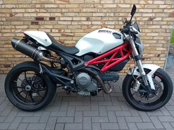 Year unknown Ducati Monster 796 ABS-SC Project uitlaat, 2013 - €4,250 · Bidding (1/1)
