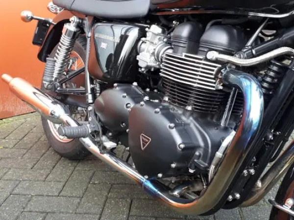 Bouwjaar onbekend Triumph Bonneville T100-Nieuwe Banden en accu! - € 5.950 · Bieden (1/1)