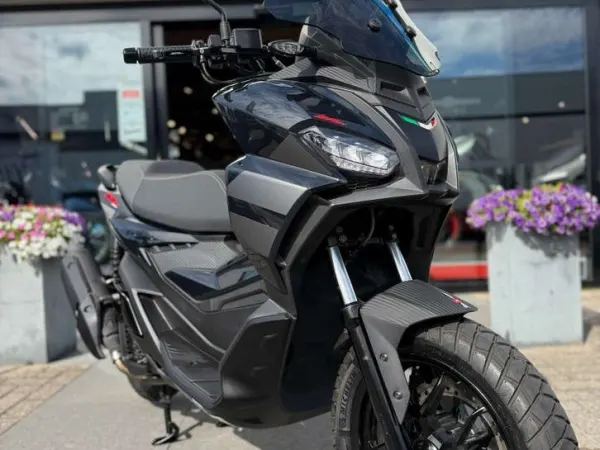 2025 Aprilia SR GT 200 cc Occasion - € 3.699 (1/1)