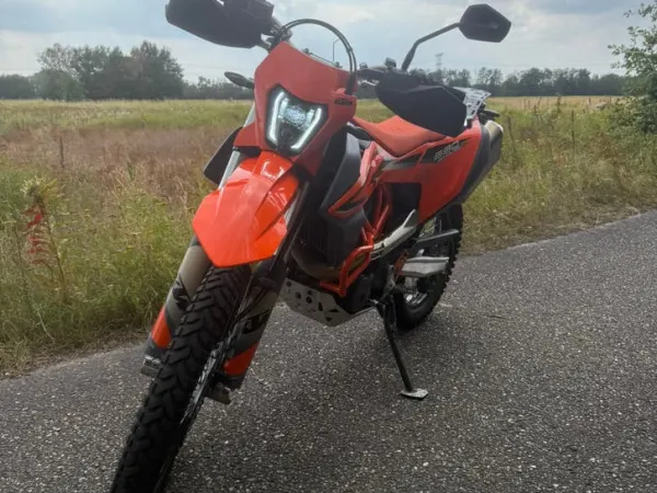Year unknown KTM 690 Enduro – Bouwjaar 2023 – Slechts 3.500 km - €11,500 · Bidding (1/1)
