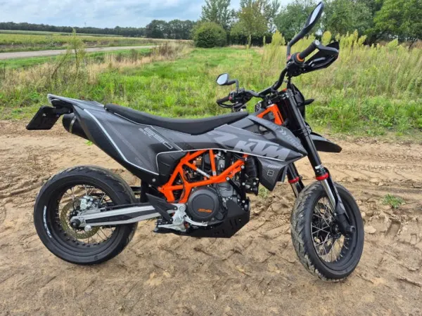 Year unknown KTM 690 SMC R Supermoto-Perfecte staat! - €8,500 · Bidding (1/1)