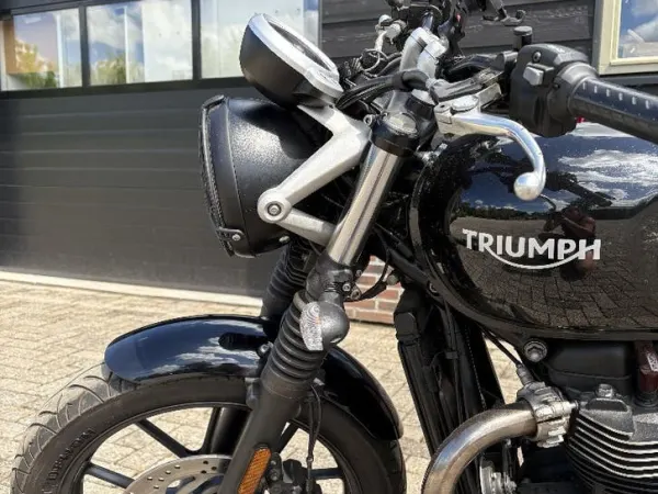 2016 Triumph Street Twin 900 - Bieden (1/1)