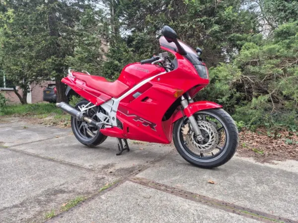 1992 Honda VFR750 RC36-1 (1992) – Twee Prachtige Klassiekers - € 1.500 · Bieden (1/1)