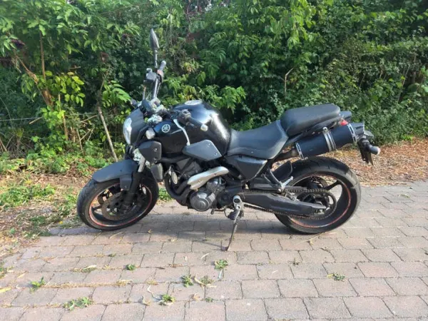 Bouwjaar onbekend Yamaha MT 03 - € 1.600 · Bieden (1/1)