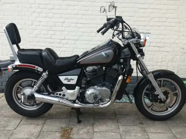 1986 Honda VT 1100 - €2,250 (1/1)