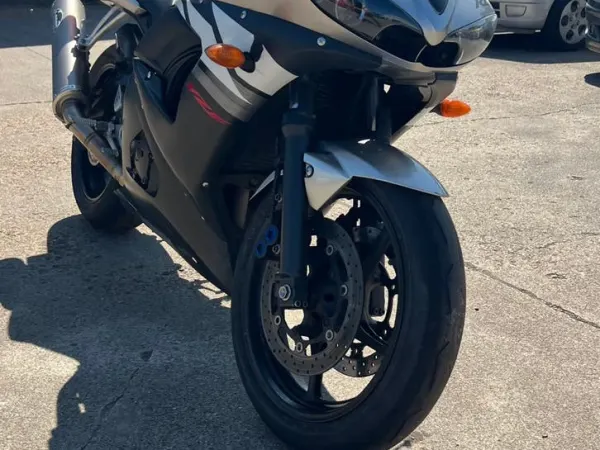 Year unknown Yamaha yzf r6 rj05 2005 45000 km Grote Beurt - €4,450 · Bidding (1/1)