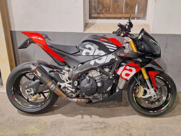 2011 Aprilia Tuono V4 - €7,299 · Bidding (1/1)