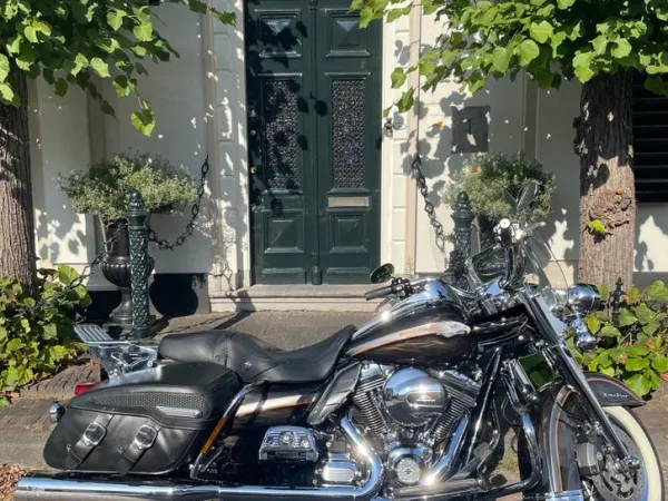 2011 Harley-Davidson Road King Classic - Bidding (1/1)