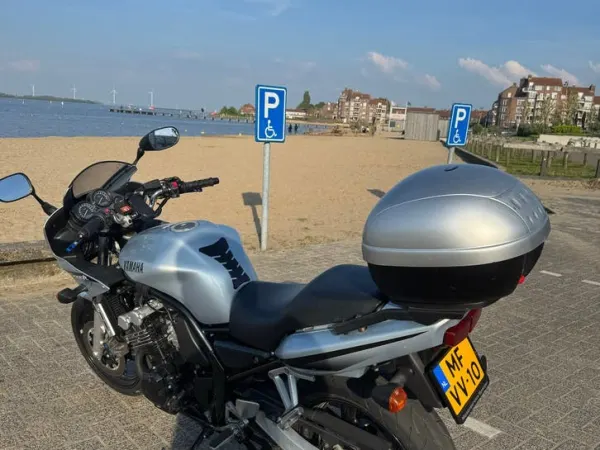 2001 Yamaha FZS 600 Fazer - € 1.550 · Bieden (1/1)