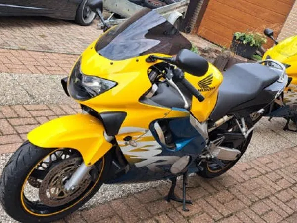 1999 Honda CBR 600 F - € 2.200 · Bieden (1/1)