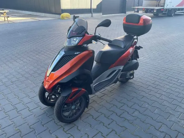Year unknown Piaggio MP3 Yourban 300-Motorcycle - Price on request (1/1)