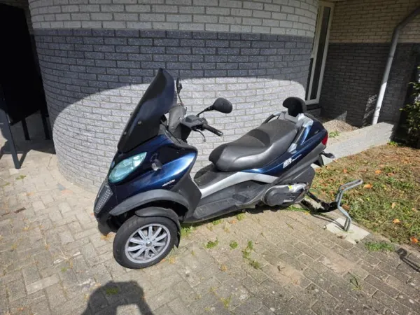 2009 Piaggio mp3 400 - € 2.500 · Bieden (1/1)
