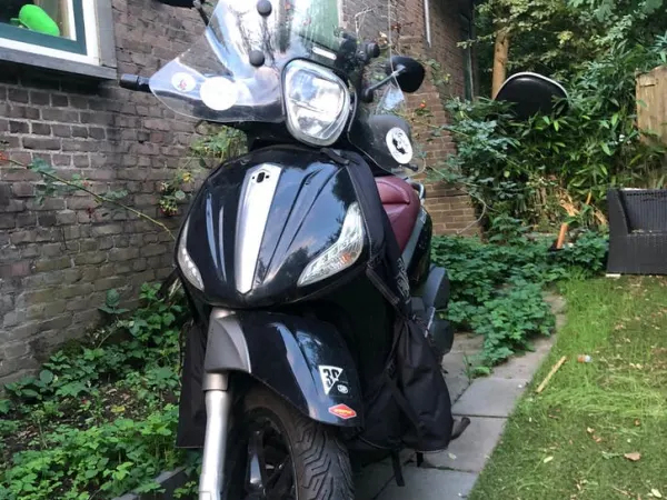 Year unknown Piaggio Beverly 350 - €2,300 (1/1)