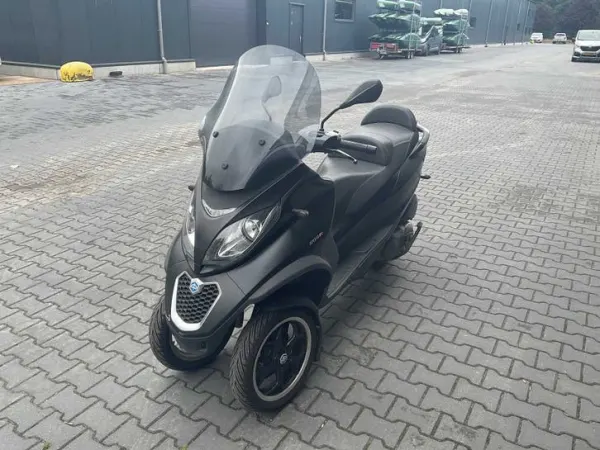 Year unknown Piaggio MP3 500 LT-Motorcycle - Price on request (1/1)