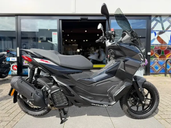 2025 Aprilia SR GT 200 - €3,699 (1/1)