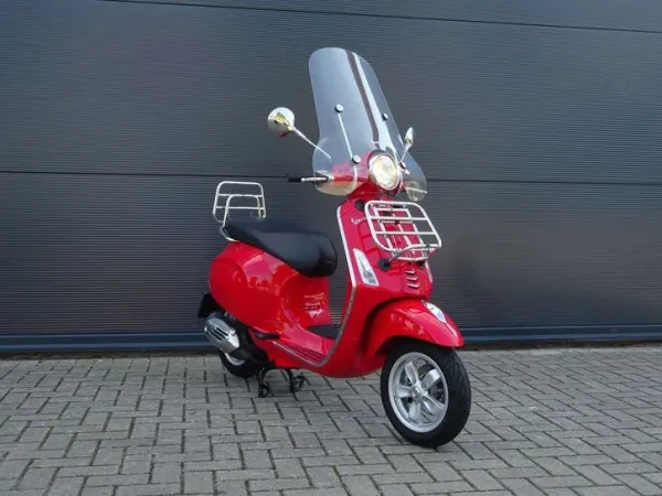 Year unknown Vespa Primavera 125 ABS (bj 2014) 2,778 km - Reserved (1/1)